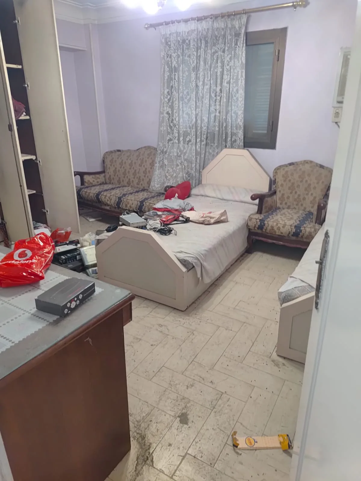 شقة مغلقة قبل التنظيف